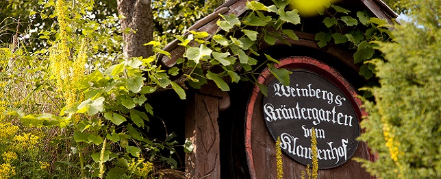 Burggarten_Weinfass.jpg